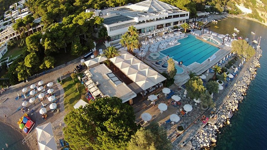 Ramada Loutraki Poseidon Resort Exteriör bild